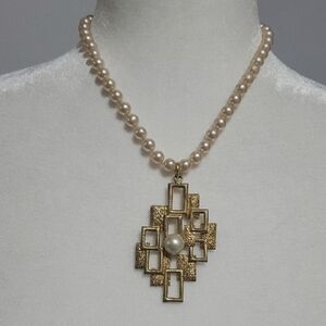 Vintage Gold and Cream Pearl Necklace